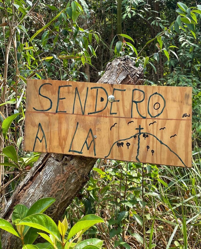 8. Sign marking the trail Cerro la Cruz, Isla Taboga