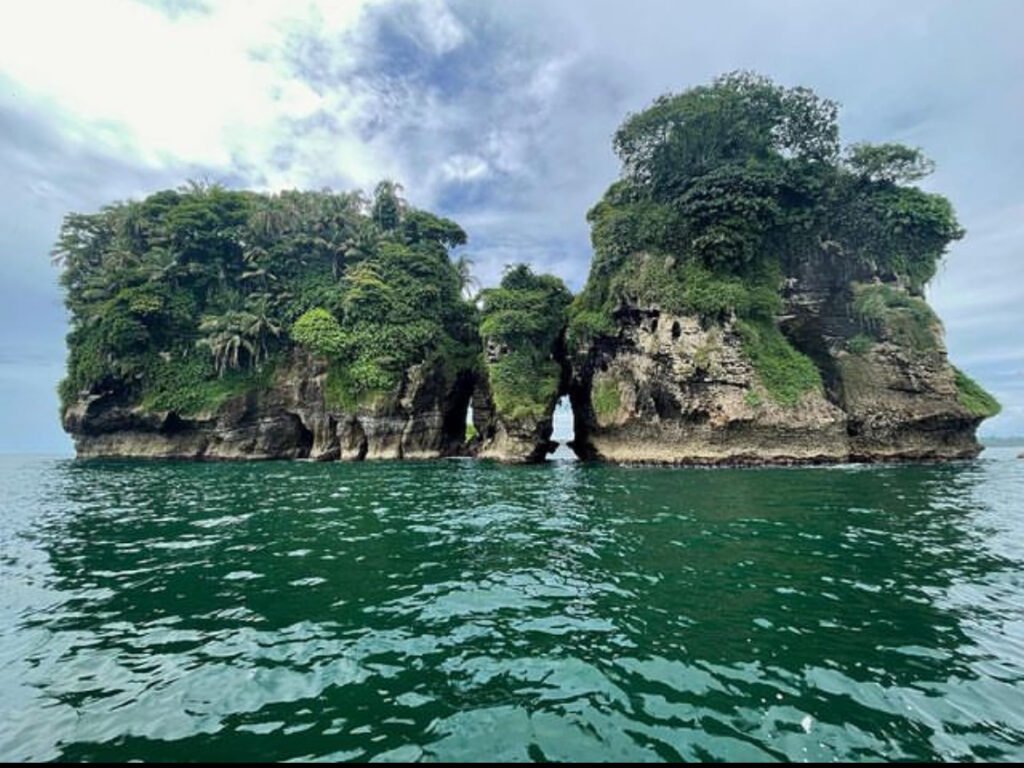 Isla Pajaros, Bocas del Toro 