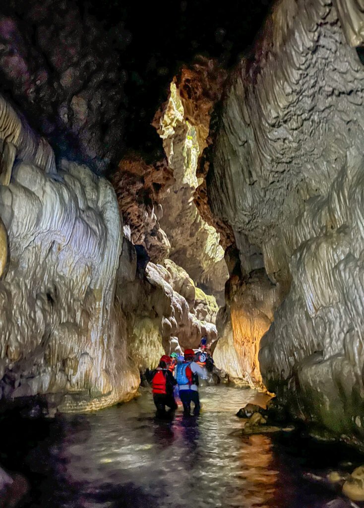 Cuevas de Bayano, Panama