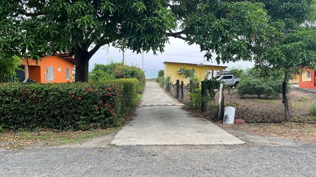 pathway to the beach parking lot in Punta Chame