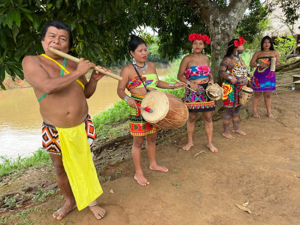 Emberá welcome THE EMBERA OF PANAMA TRULY A WORLD AWAY